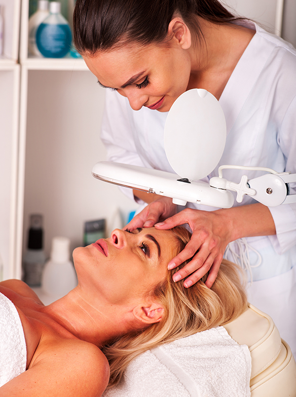 Gesichtsbehandlungen Peelings, Masken, Ampullen & Co. lassen Sie strahlen!